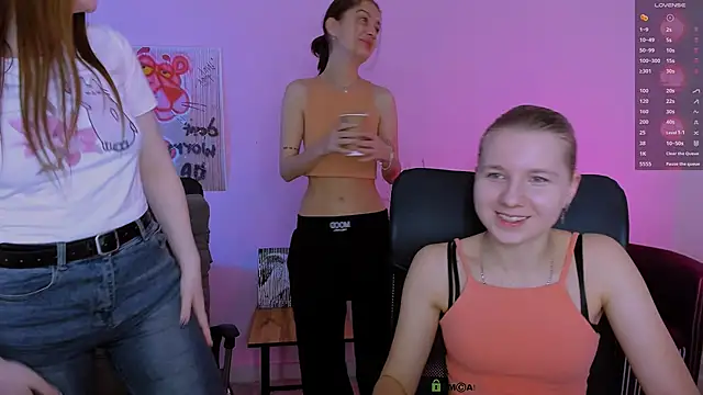 pure radiance1 online show from November 28, 10:18 am