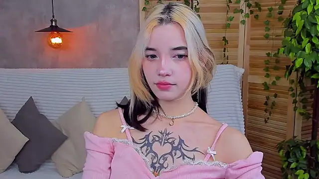 Snapshot of as1an_girlfriend chatting on January 22, 3:31 am as1an girlfriend online show from January 22, 3:31 am