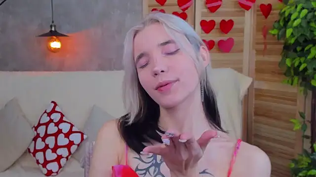 Snapshot of as1an_girlfriend chatting on February 16, 4:09 am as1an girlfriend online show from February 16, 4:09 am