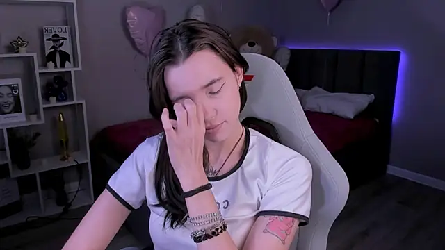 as1an girlfriend online show from March 28, 2:55 am