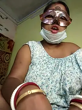 Snapshot of tinabhabhi chatting on March 18, 10:57 am tinabhabhi online show from March 18, 10:57 am