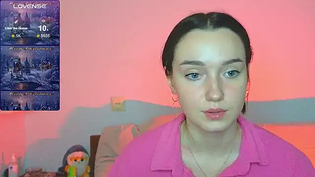 Snapshot of Wild_Sophie_ chatting on January 16, 3:35 pm Wild Sophie online show from January 16, 3:35 pm