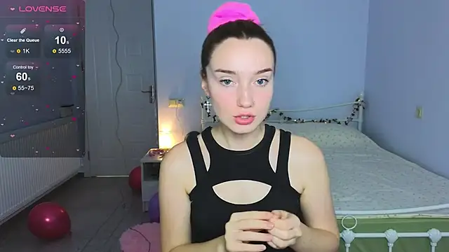 Wild Sophie  online show from December 5, 3:41 pm