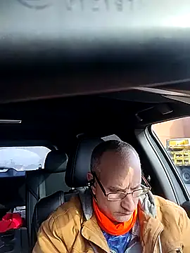 Snapshot of hardandready3523 chatting on March 4, 1:38 pm hardandready3523 online show from March 4, 1:38 pm