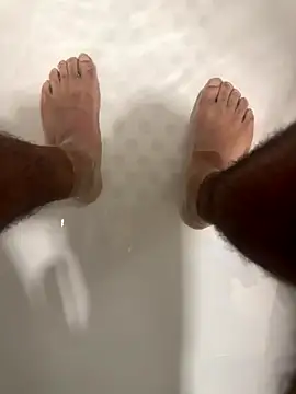 Snapshot of SensualG300 chatting on November 16, 6:08 am SensualG300 online show from November 16, 6:08 am