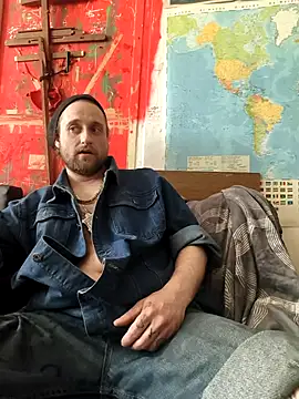 Ozomitro online show from April 15, 1:40 pm