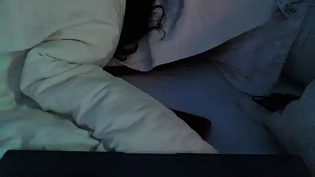 Snapshot of queen-chamss chatting on May 15, 11:34 pm queen-chamss online show from May 15, 11:34 pm