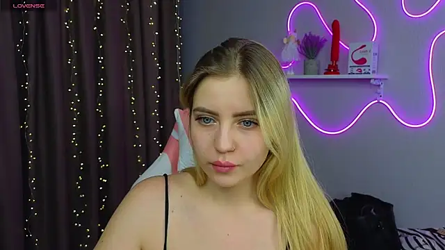 Snapshot of Ashley_Rous chatting on February 22, 2:39 am Ashley Rous online show from February 22, 2:39 am