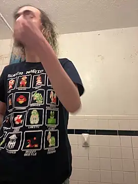 tallnerdyguy online show from April 2, 1:14 am