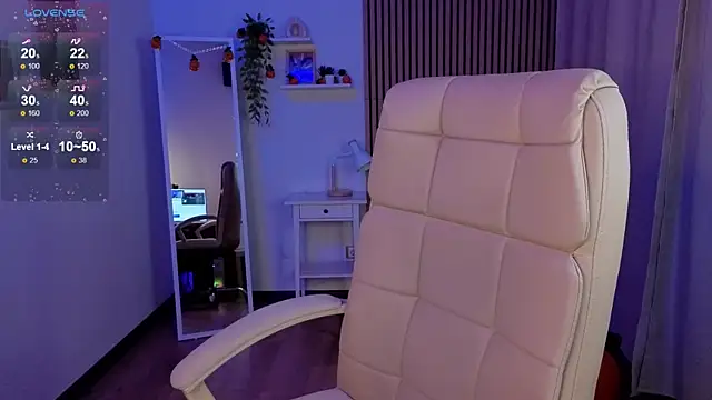 Snapshot of margeriTirell chatting on November 6, 2:45 am margeriTirell online show from November 6, 2:45 am