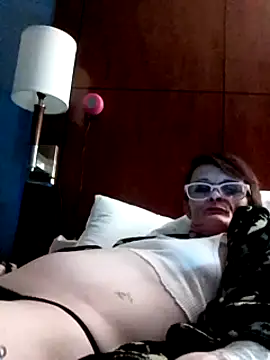 Snapshot of ivylee31 chatting on January 20, 7:15 am ivylee31 online show from January 20, 7:15 am