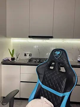 CurlyLara online show from April 7, 6:19 pm