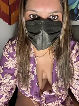 Snapshot of Reena_Darlinggg chatting on December 24, 7:22 pm Reena Darlinggg online show from December 24, 7:22 pm