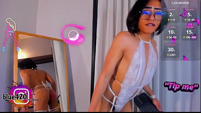 Snapshot of Skyler__blue4 chatting on January 1, 1:26 am Skyler blue4 online show from January 1, 1:26 am