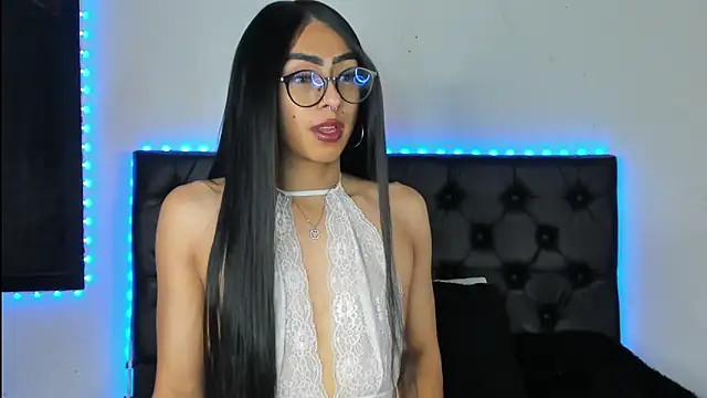 Snapshot of Skyler__blue4 chatting on January 12, 4:42 am Skyler blue4 online show from January 12, 4:42 am