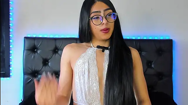 Snapshot of Skyler__blue4 chatting on January 12, 8:47 pm Skyler blue4 online show from January 12, 8:47 pm