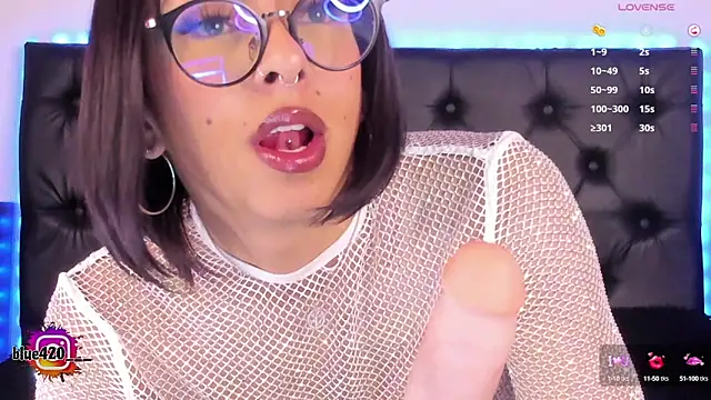 Snapshot of Skyler__blue4 chatting on January 31, 12:39 am Skyler blue4 online show from January 31, 12:39 am