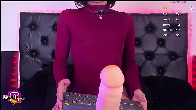 Snapshot of Skyler__blue4 chatting on January 31, 7:40 pm Skyler blue4 online show from January 31, 7:40 pm