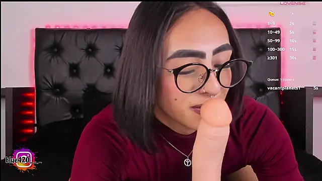 Snapshot of Skyler__blue4 chatting on February 4, 9:49 am Skyler blue4 online show from February 4, 9:49 am