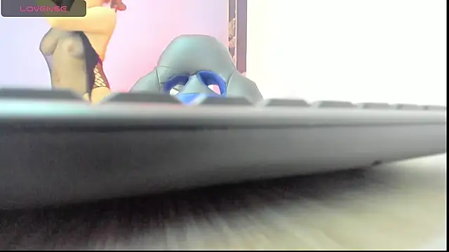 Snapshot of gwen_ashly chatting on March 13, 10:10 pm gwen ashly online show from March 13, 10:10 pm