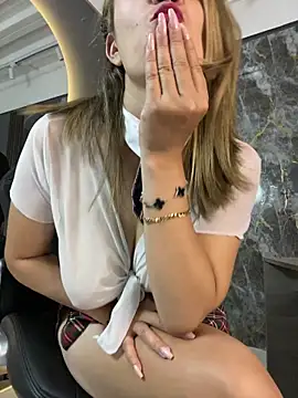 gwen ashly online show from March 21, 8:34 pm