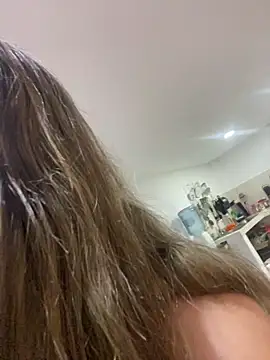 gwen ashly online show from April 16, 9:04 pm