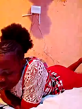 Snapshot of QUEEN-NAIMA chatting on October 5, 12:47 pm QUEEN-NAIMA online show from October 5, 12:47 pm