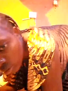 Snapshot of QUEEN-NAIMA chatting on October 26, 9:04 am QUEEN-NAIMA online show from October 26, 9:04 am