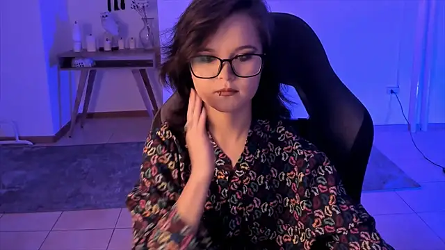 Elainebeness online show from December 11, 5:37 pm