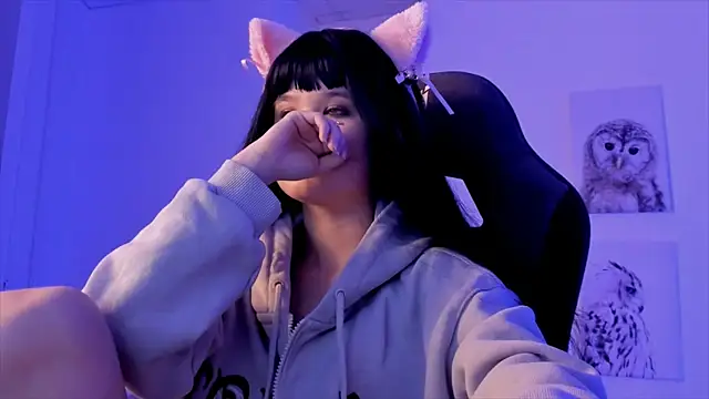 Elainebeness online show from December 15, 7:42 pm