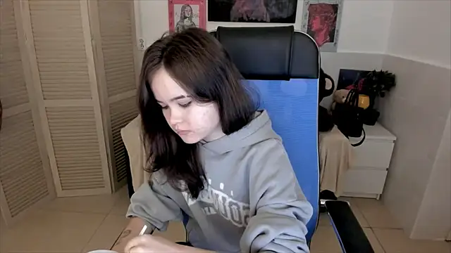 Elainebeness online show from September 30, 8:14 pm