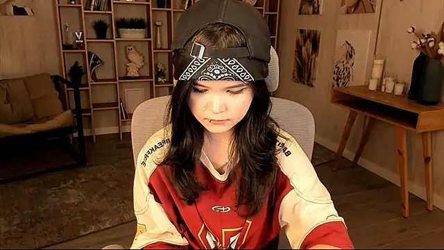 Elainebeness online show from October 8, 7:33 pm