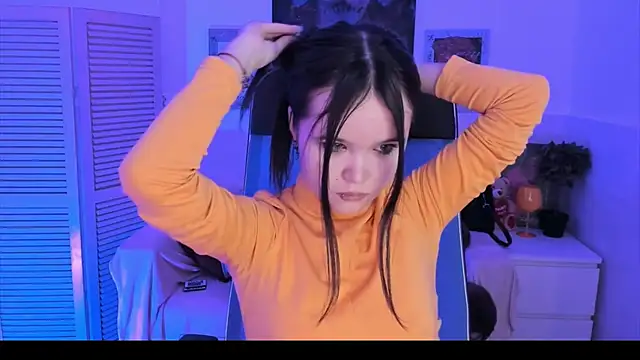 Elainebeness online show from October 26, 7:09 pm