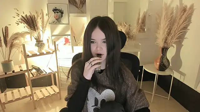 Elainebeness online show from November 7, 7:47 pm