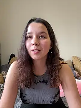 PoppyRobinson online show from January 16, 11:15 am