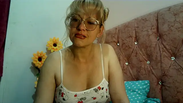 taylor198115 online show from December 12, 11:18 am