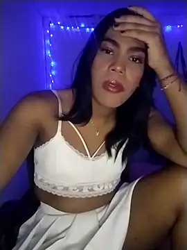 Snapshot of fernanda_Sweet1 chatting on February 22, 10:40 am fernanda Sweet1 online show from February 22, 10:40 am