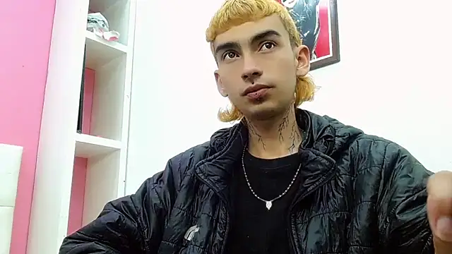 Snapshot of ttimy_x_boy chatting on February 5, 7:18 pm ttimy x boy online show from February 5, 7:18 pm