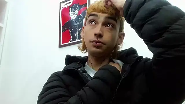 Snapshot of ttimy_x_boy chatting on February 20, 3:25 am ttimy x boy online show from February 20, 3:25 am