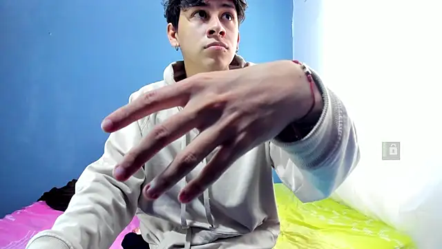 Snapshot of Kanterfun chatting on February 19, 2:01 pm Kanterfun online show from February 19, 2:01 pm