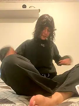 magalunabb online show from October 9, 7:01 pm