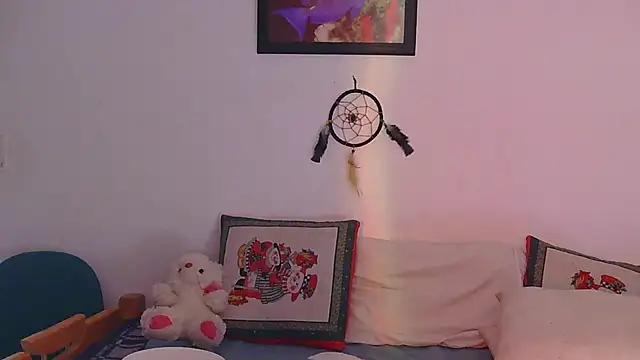 Miss oliviaa online show from March 14, 9:00 pm