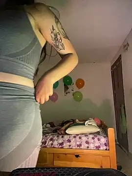 Miss oliviaa online show from April 11, 12:04 am