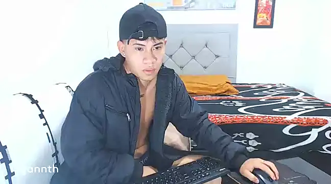 logannth online show from January 6, 9:43 pm