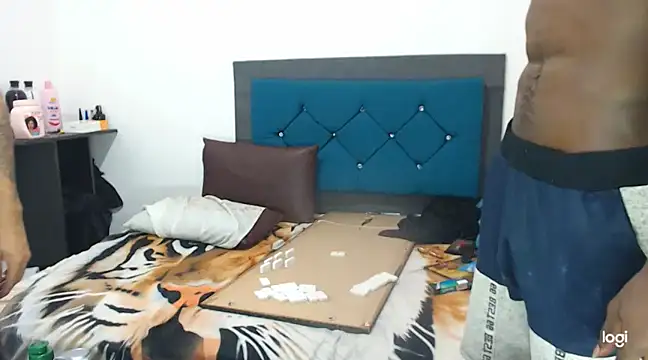 logannth online show from March 9, 6:06 am