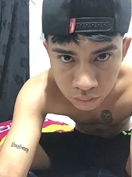 logannth online show from October 25, 7:49 am