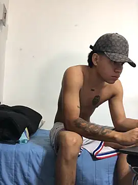 logannth online show from November 29, 10:24 pm