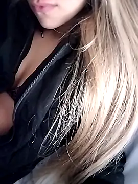 fofinhaa12 online show from November 15, 8:38 pm