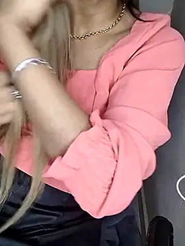 fofinhaa12 online show from April 24, 2:14 am