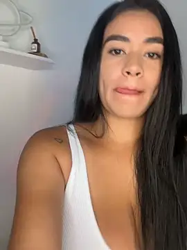 kristynmassey online show from April 7, 8:09 pm